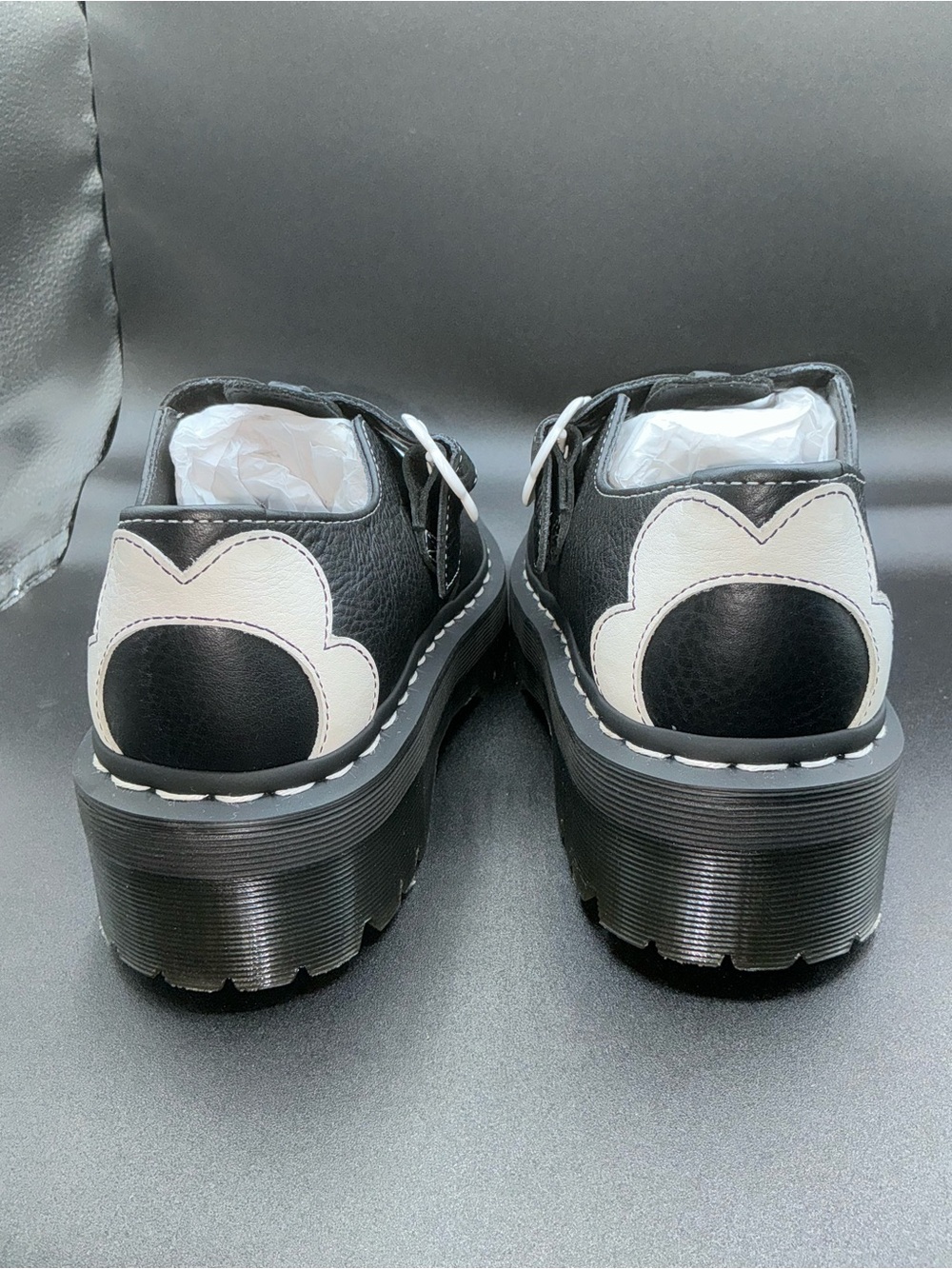 Dr. Martens Black Leather Heart Mary Jane Shoes Women’s Size 9 New Never Worn - Picture 4 of 5
